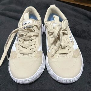 New without box Vans Ultrarange